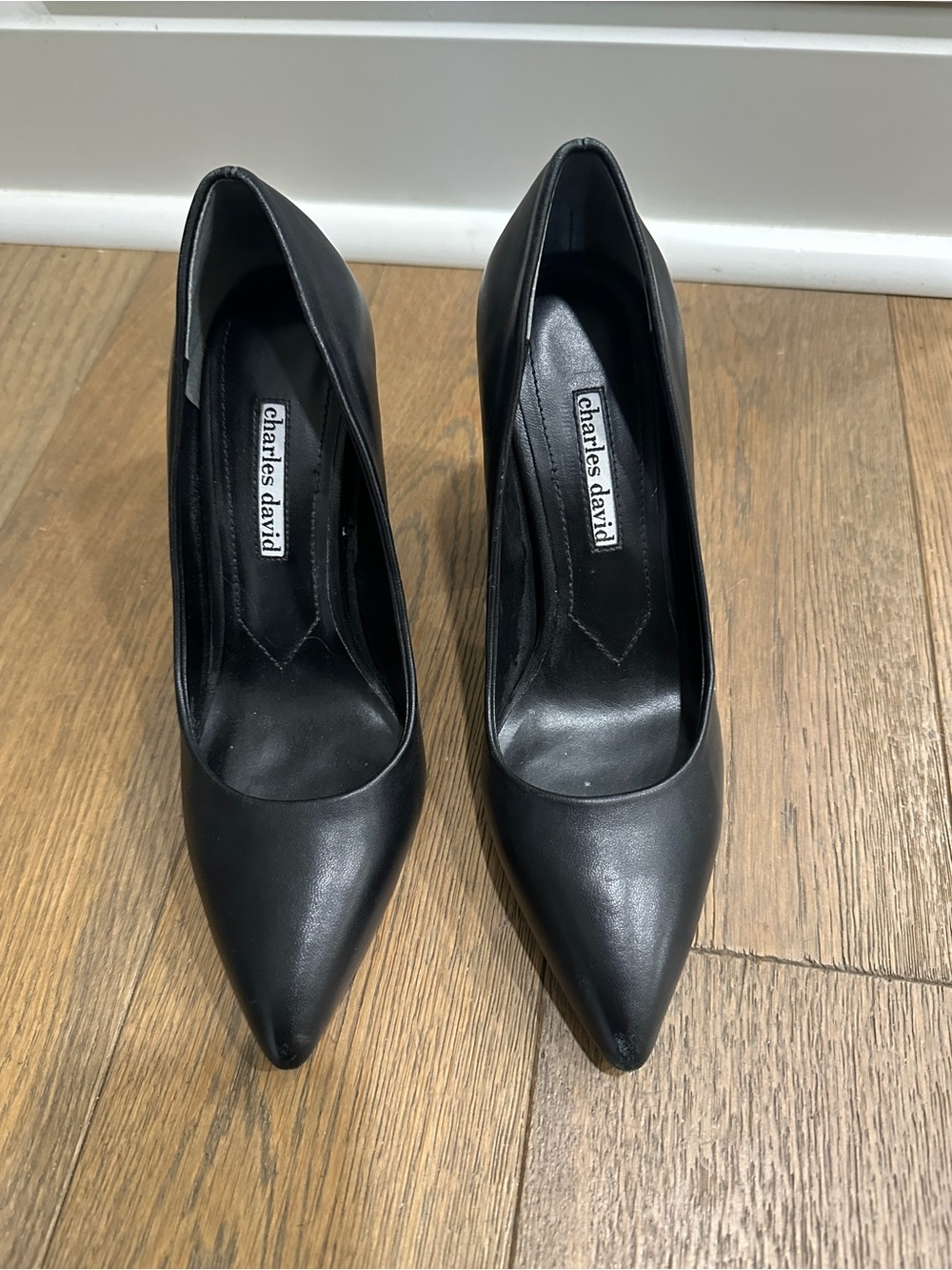 Charles David ‘Medal’ Black Pointed Toe Leather Pumps size 7.5